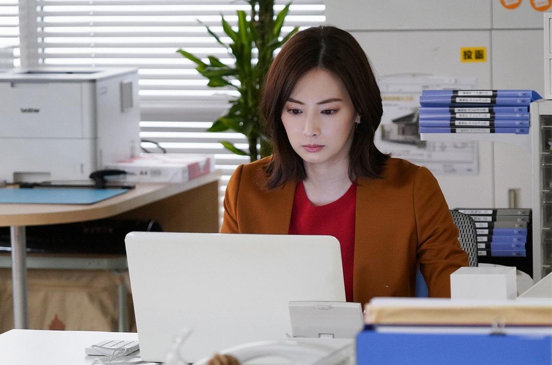 《卖房子的女人的逆袭》海报第20张图片 《卖房子的女人的逆袭》海报第20张图片